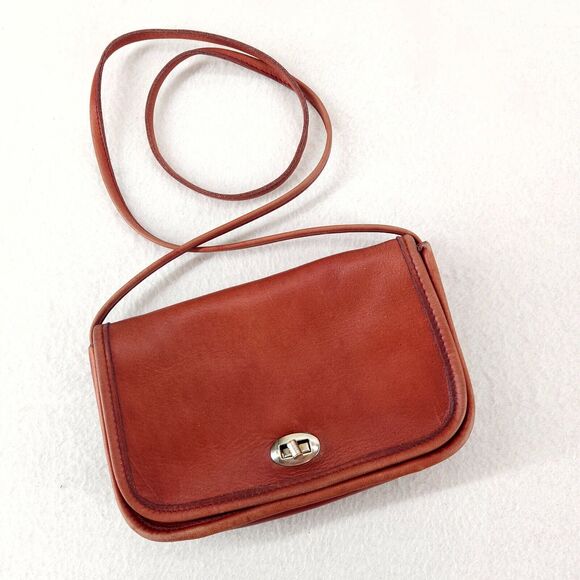 Vintage 70s Brown Leather Crossbody Bag Classic Turnlock Minimalist Quiet Luxury - Picture 2 of 9